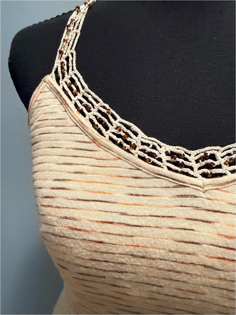 BANANA REPUBLIC Vintage Crochet Racerback Tank Top Cream XS - Picture 3 of 6